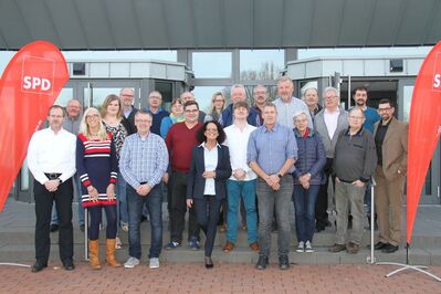 Die Verbandsgemeinderatskandidatinnen/-kandidaten der SPD-Ortsvereine aus Wirges und Mogendorf; Foto: Norbert Schwickert
